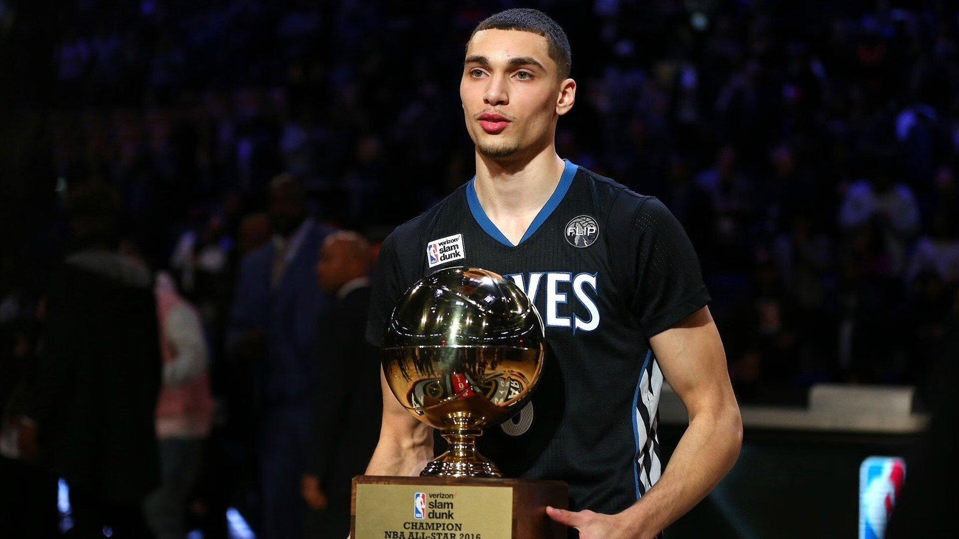 快船全队拼搏拿下胜利，快船队夺冠